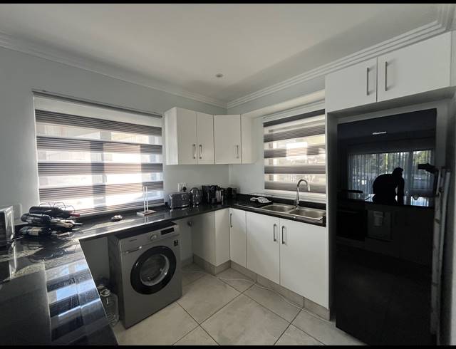 2 BEDROOM FLAT TO LET IN CRESTHOLME